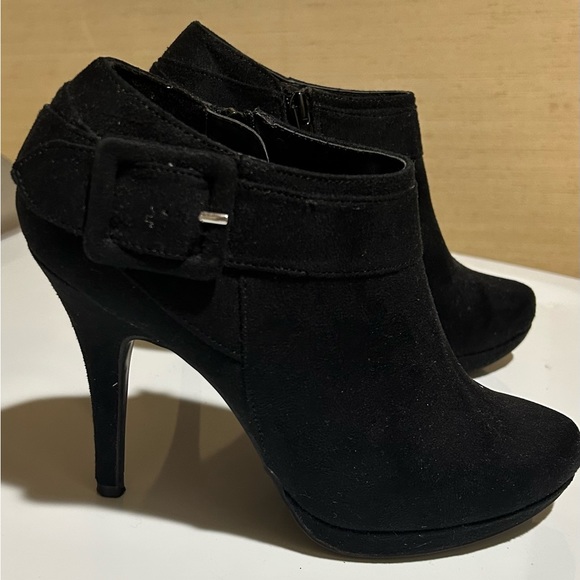 Xappeal Shoes Xappeal Black Velour High Heels Poshmark
